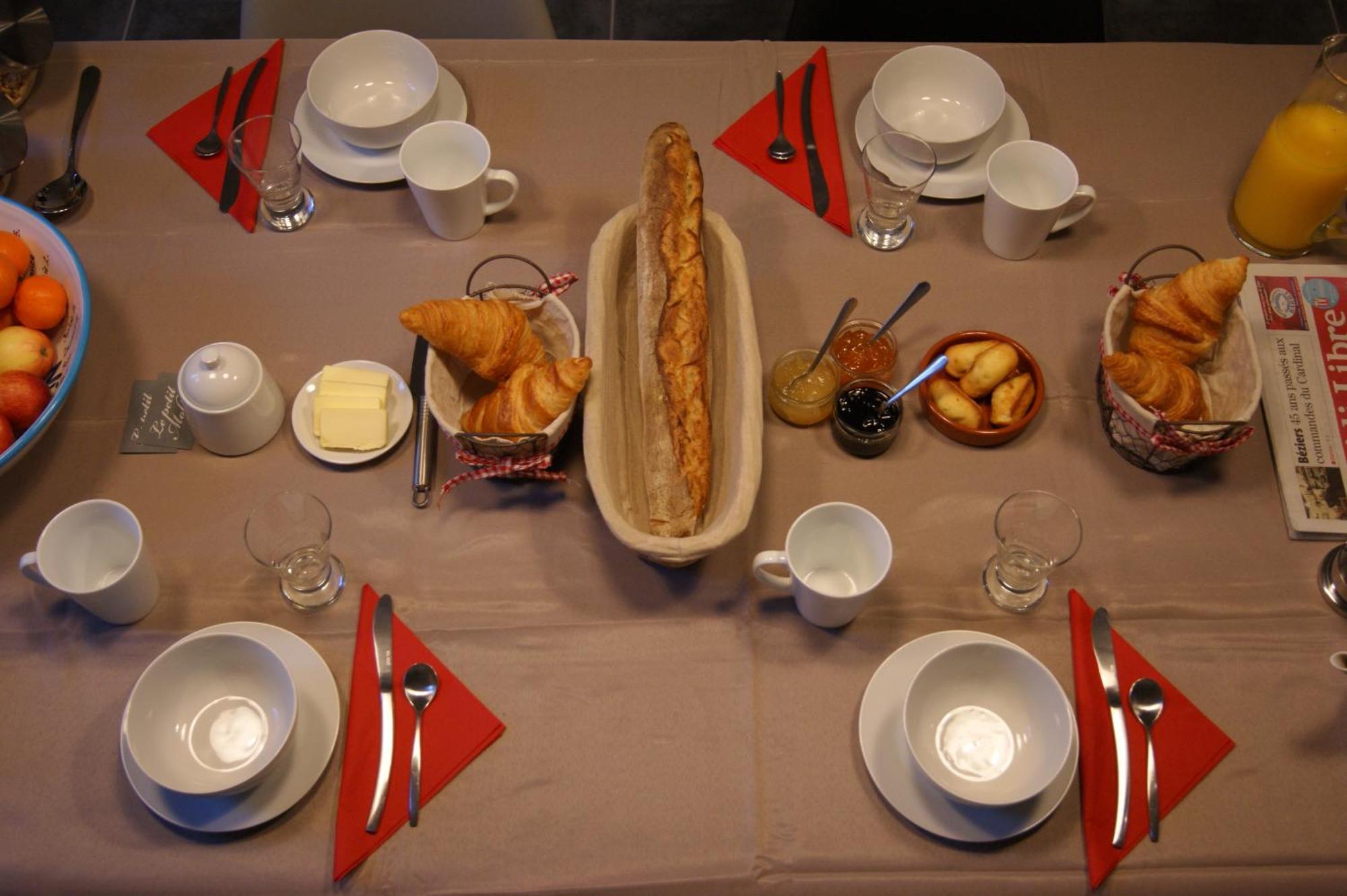 Bed and Breakfast Le Petit Moliere Servian Экстерьер фото